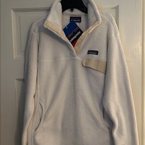 NWT Patagonia Women’s Fleece Cream Zip-Up Sweater